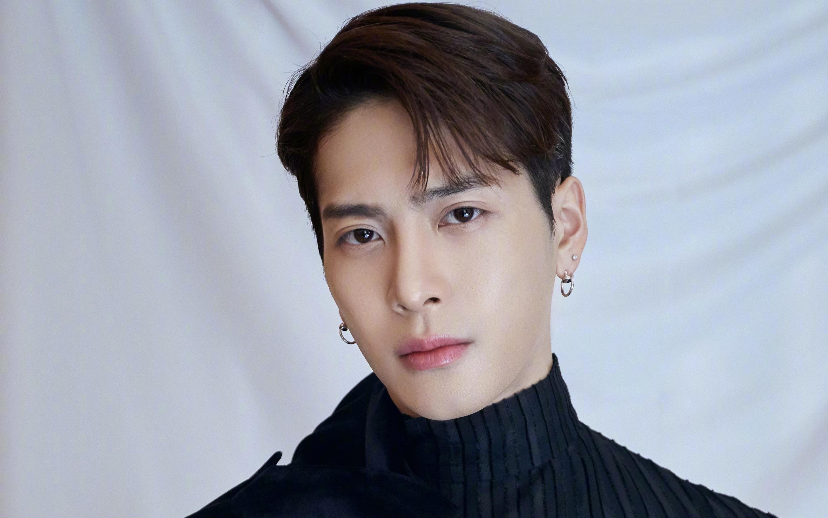 “高新体育中心：健力赛事展示力量与耐力的极致比拼”